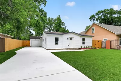404 W Homan Street, Baytown, TX 77520 - Photo 2