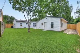 404 W Homan St, Baytown, TX 77520 - Photo 32