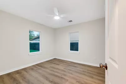 404 W Homan Street, Baytown, TX 77520 - Photo 22