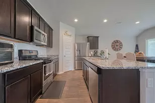 3923 Hawaiian Ct, Baytown, TX 77521 - Photo 2