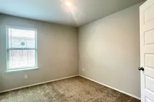 3923 Hawaiian Ct, Baytown, TX 77521 - Photo 16