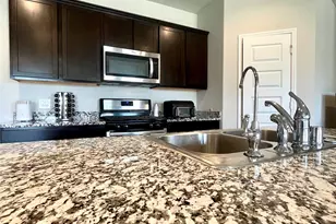 3923 Hawaiian Ct, Baytown, TX 77521 - Photo 14