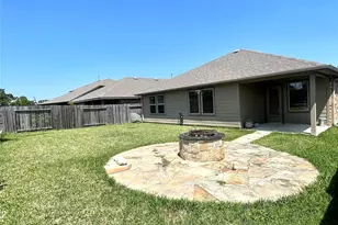 3923 Hawaiian Ct, Baytown, TX 77521 - Photo 6