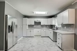 217 Loon River Dr, Houston, TX 77336 - Photo 8