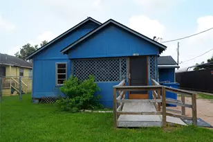 1337 3rd St, Hempstead, TX 77445 - Photo 1