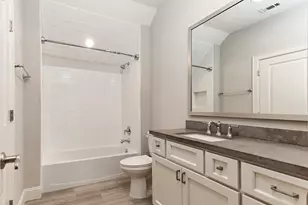 254 Green Blvd, Shenandoah, TX 77384 - Photo 14