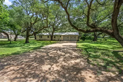 103 King Drive, Columbus, TX 78934 - Photo 30