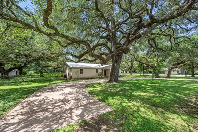 103 King Drive, Columbus, TX 78934 - Photo 4