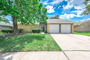 13407 Wells River Dr, Houston, TX 77041 - Photo 2