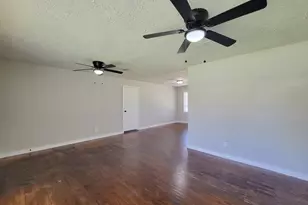 5815 Southseas St, Houston, TX 77033 - Photo 6