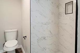 5815 Southseas St, Houston, TX 77033 - Photo 18