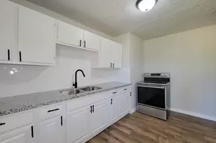 5815 Southseas St, Houston, TX 77033 - Photo 10