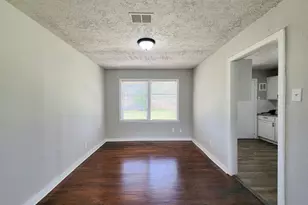 5815 Southseas St, Houston, TX 77033 - Photo 8