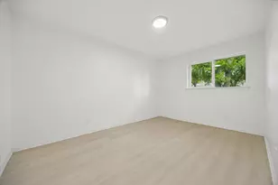 7802 Gulfton St, Houston, TX 77036 - Photo 16