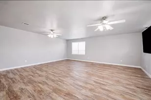 394 Hyland Ln, League City, TX 77573 - Photo 20