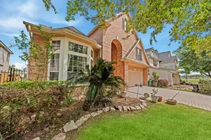 14427 Manorbier Ln, Sugar Land, TX 77498 - Photo 2