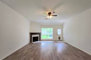 147 W Russet Grove Cir, The Woodlands, TX 77384 - Photo 8