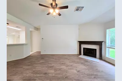 147 W Russet Grove Circle, The Woodlands, TX 77384 - Photo 10