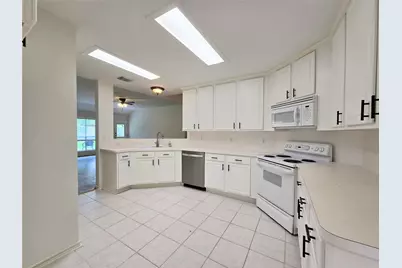 147 W Russet Grove Circle, The Woodlands, TX 77384 - Photo 18