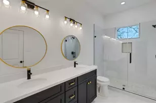7956 Bonaire St, Houston, TX 77028 - Photo 18