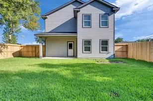 1327 5th Ave N, Texas City, TX 77590 - Photo 4