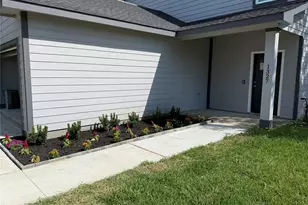 1327 5th Ave N, Texas City, TX 77590 - Photo 2