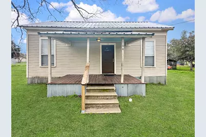 104 Russek Street, Schulenburg, TX 78956 - Photo 1