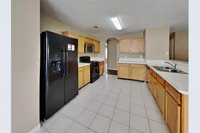 5215 Lavender Lane, Baytown, TX 77521 - Photo 2