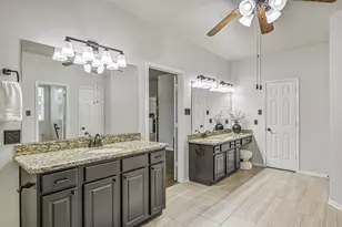 800 W Lake Cir, Friendswood, TX 77546 - Photo 18