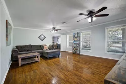 110 Daisy Street, Lake Jackson, TX 77566 - Photo 6