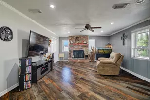 110 Daisy St, Lake Jackson, TX 77566 - Photo 4