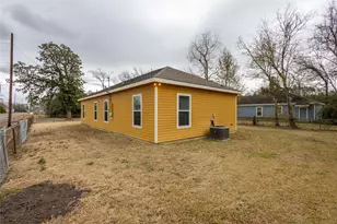 995 Ewing St, Beaumont, TX 77701 - Photo 18
