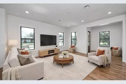 4541 Walker St, Houston, TX 77023 - Photo 8