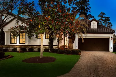 10 Moatwood Court, The Woodlands, TX 77382 - Photo 2
