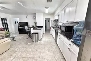 11707 N Evelyn Cir, Houston, TX 77071 - Photo 8