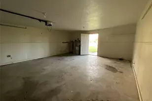 1672 FM318, Hallettsville, TX 77964 - Photo 4