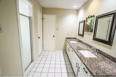 2811 Blue Meadow Circle, Sugar Land, TX 77479 - Photo 8