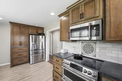 403 S Velasco Street, Angleton, TX 77515 - Photo 14