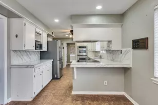 15703 Crestbrook Dr, Houston, TX 77059 - Photo 18