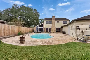 15703 Crestbrook Dr, Houston, TX 77059 - Photo 6