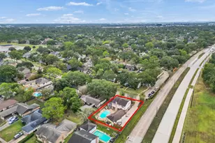 15703 Crestbrook Dr, Houston, TX 77059 - Photo 10