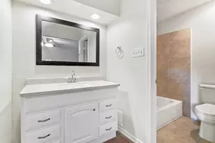 817 Willow Creek Dr, La Porte, TX 77571 - Photo 14