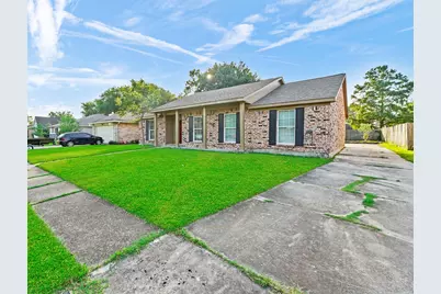 817 Willow Creek Drive, La Porte, TX 77571 - Photo 2