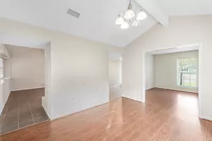 817 Willow Creek Dr, La Porte, TX 77571 - Photo 8