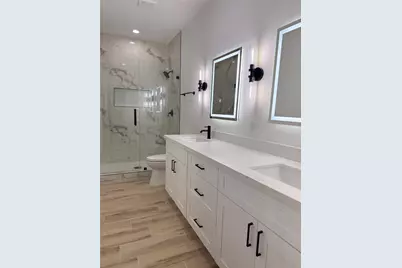 8321 Observatory Street #A/B, Houston, TX 77088 - Photo 4