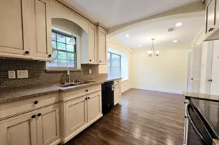 7422 Silent Wood Ln, Houston, TX 77086 - Photo 6