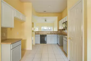 8935 Summer Ash Ln, Sugar Land, TX 77479 - Photo 4