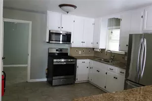 2224 30th St, Galveston, TX 77550 - Photo 4