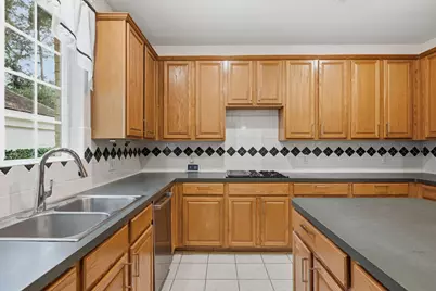 7 Mayborough Court, The Woodlands, TX 77382 - Photo 16