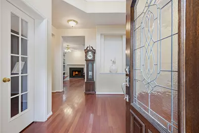 7 Mayborough Court, The Woodlands, TX 77382 - Photo 4